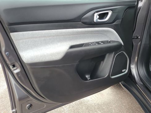 Used 2022 Jeep Compass Latitude w/ Sun and Sound Group image 21