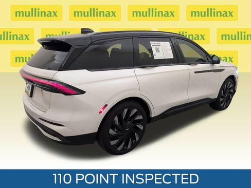 Used 2024 Lincoln Nautilus Reserve w/ Equipment Group 203A image 3