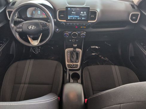 Used 2025 Hyundai Venue SEL FWD image 24