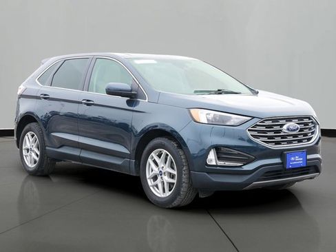 Certified 2022 Ford Edge SEL w/ Convenience Package image 4