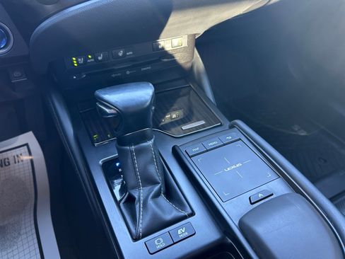 Used 2019 Lexus ES 300h image 15