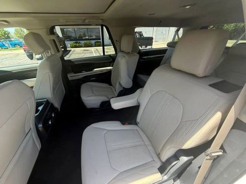 Used 2023 Ford Expedition Max Platinum AWD/4WD image 18