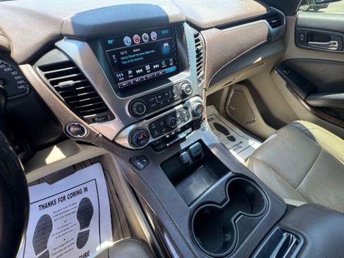 Used 2017 Chevrolet Tahoe LT w/ Luxury Package RWD image 19