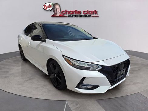 Certified 2022 Nissan Sentra SR w/ Midnight Edition FWD image 8