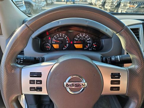 Used 2015 Nissan Frontier SV AWD/4WD image 36