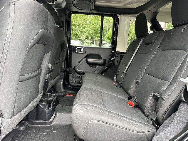 Used 2021 Jeep Wrangler Unlimited Sport AWD/4WD image 18