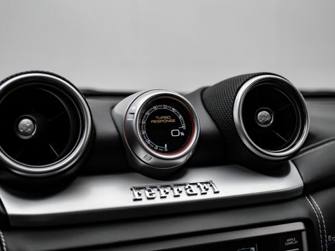 Used 2016 Ferrari California T image 58
