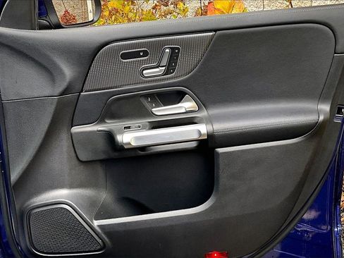 Certified 2021 Mercedes-Benz GLB 250 4MATIC image 19