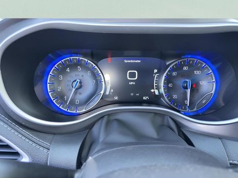 New 2026 Chrysler Pacifica Select image 16