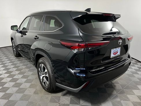 Used 2026 Toyota Highlander XLE AWD/4WD image 7