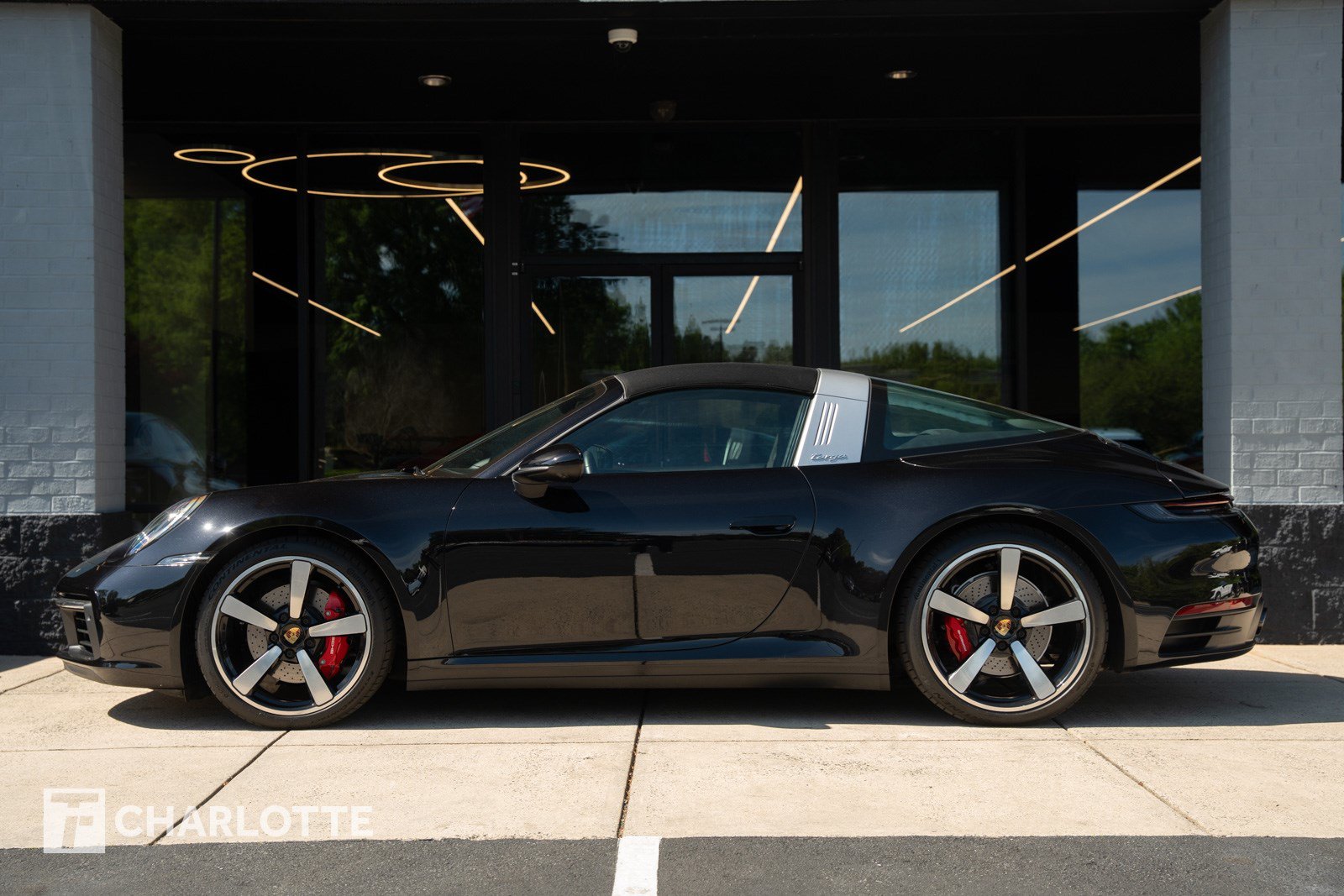 Used 2021 Porsche 911 AWD/4WD image 1