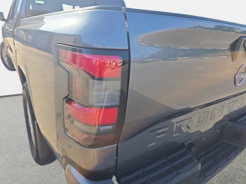 Used 2024 Nissan Frontier SV w/ Technology Package RWD image 33