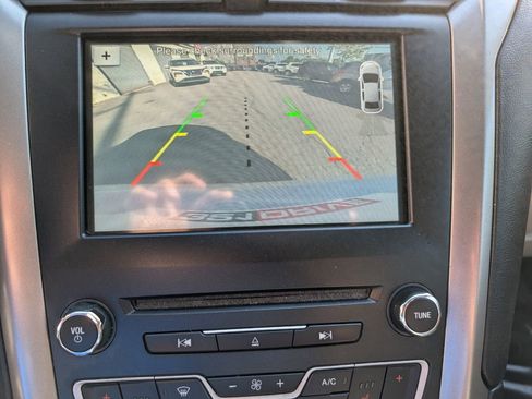 Used 2017 Ford Fusion SE w/ Fusion SE Technology Package image 23