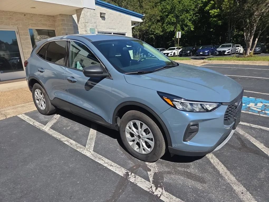 Used 2024 Ford Escape Active AWD/4WD image 4