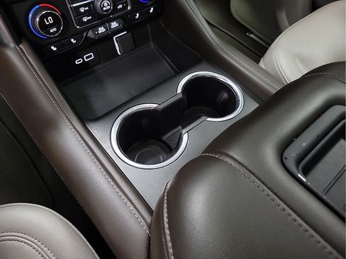 Used 2022 Chevrolet Tahoe Z71 AWD/4WD image 19