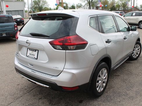 Used 2018 Nissan Rogue S image 5