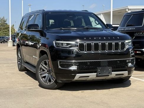 Used 2024 Jeep Wagoneer L Series II w/ Flexible Seating Group RWD image 1