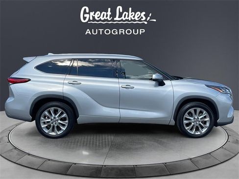 Used 2022 Toyota Highlander Limited image 6
