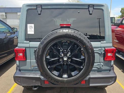 Used 2025 Jeep Wrangler Unlimited Sahara w/ Safety Group AWD/4WD image 5