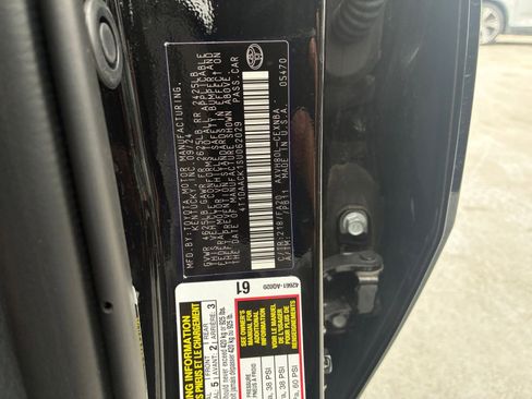 Used 2025 Toyota Camry LE image 29