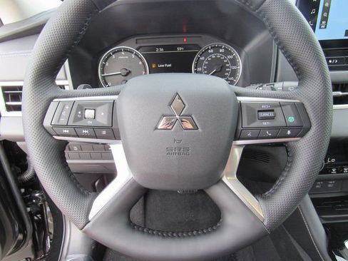 New 2026 Mitsubishi Outlander SE FWD image 21