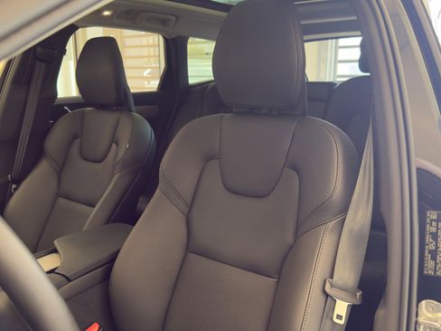 Used 2024 Volvo V90 B6 Cross Country Plus image 27