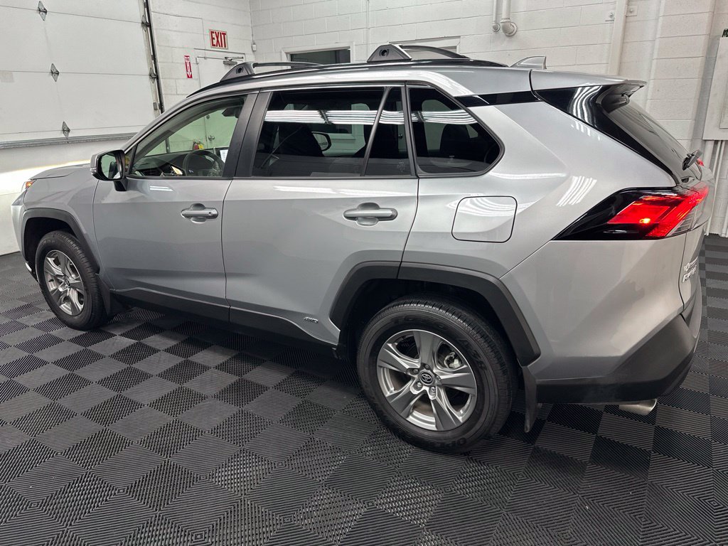Used 2025 Toyota RAV4 XLE AWD/4WD image 6