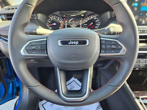 Used 2025 Jeep Compass Trailhawk AWD/4WD image 24