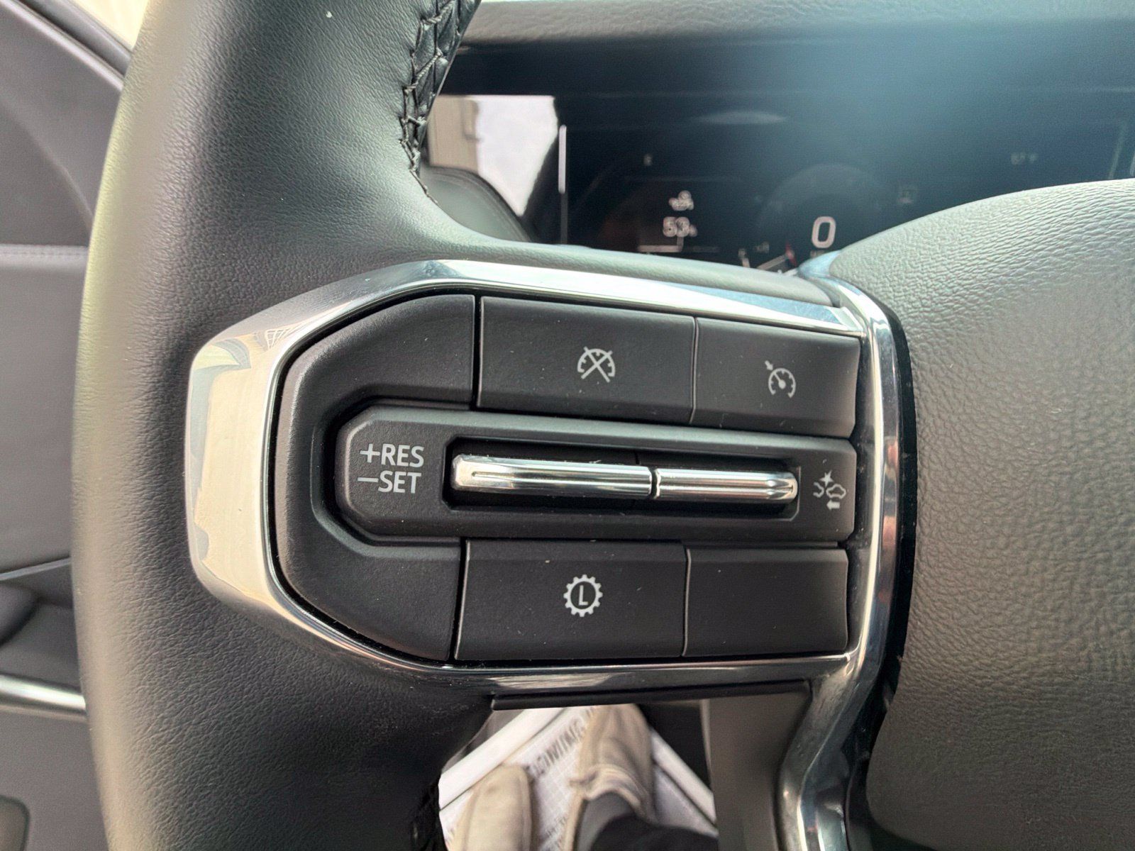 Used 2025 GMC Yukon Denali AWD/4WD image 19