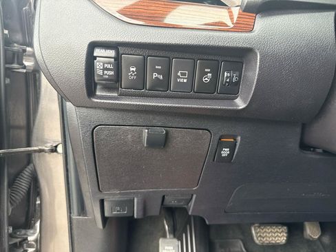 Used 2018 Toyota Sienna Limited Premium AWD/4WD image 28