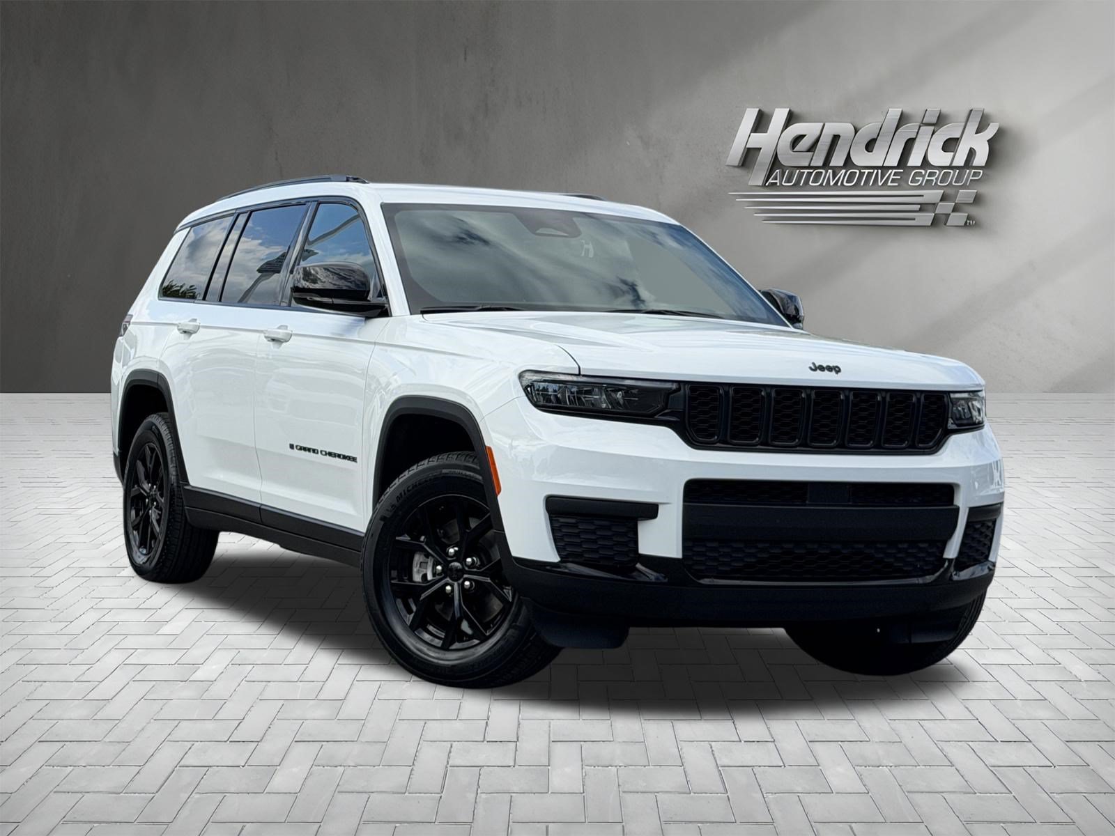 Used 2025 Jeep Grand Cherokee L Altitude AWD/4WD image 2
