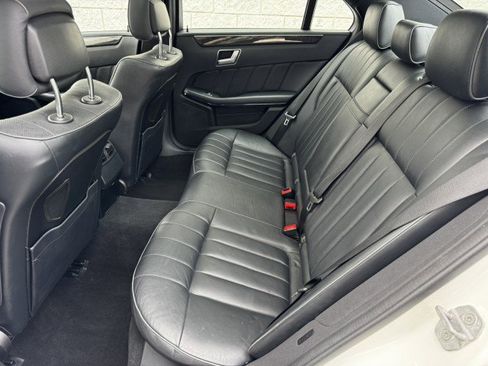 Used 2014 Mercedes-Benz E 550 4MATIC Sedan w/ Premium 1 Package image 8