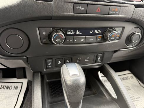 Used 2024 Nissan Frontier SV w/ Technology Package RWD image 28