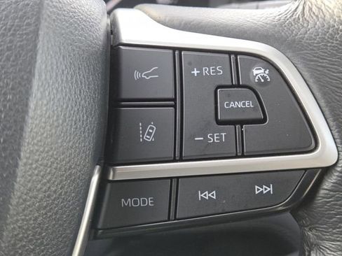 Used 2024 Toyota Sienna XLE image 13