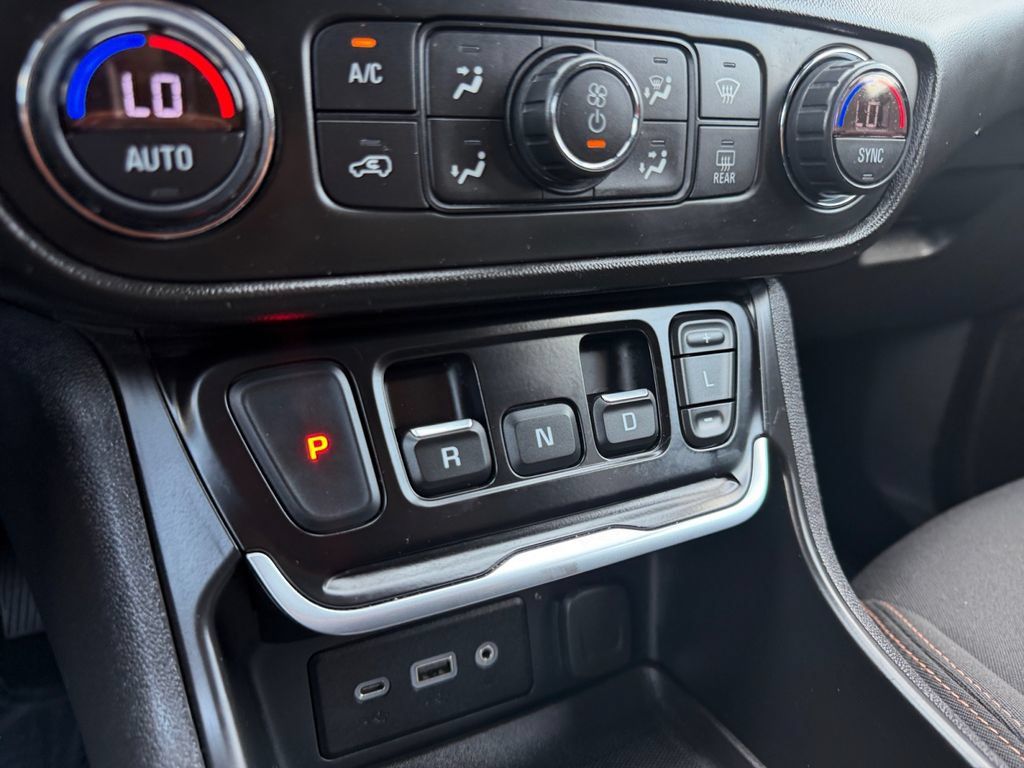 Used 2020 GMC Terrain SLE w/ Driver Convenience Package AWD/4WD image 15