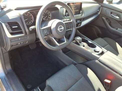 Used 2024 Nissan Rogue SV image 11