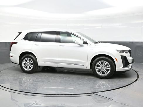 New 2025 Cadillac XT6 Luxury w/ LPO, Floor Liner Package image 8