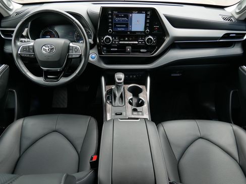 Used 2021 Toyota Highlander Limited AWD/4WD image 10