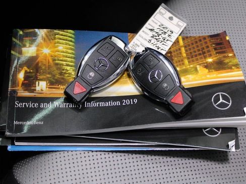 Used 2019 Mercedes-Benz AMG GT Roadster image 31