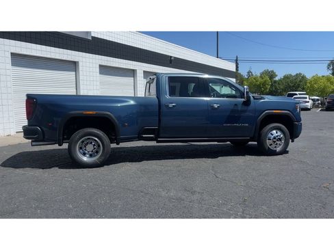 New 2026 GMC Sierra 3500 Denali Ultimate AWD/4WD image 3