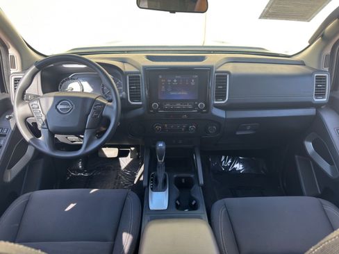 Used 2022 Nissan Frontier SV RWD image 11