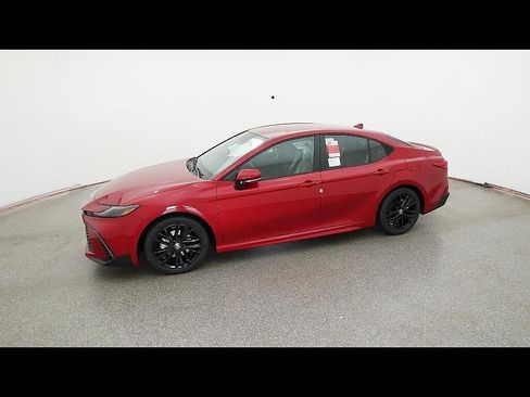 Used 2026 Toyota Camry SE FWD image 12