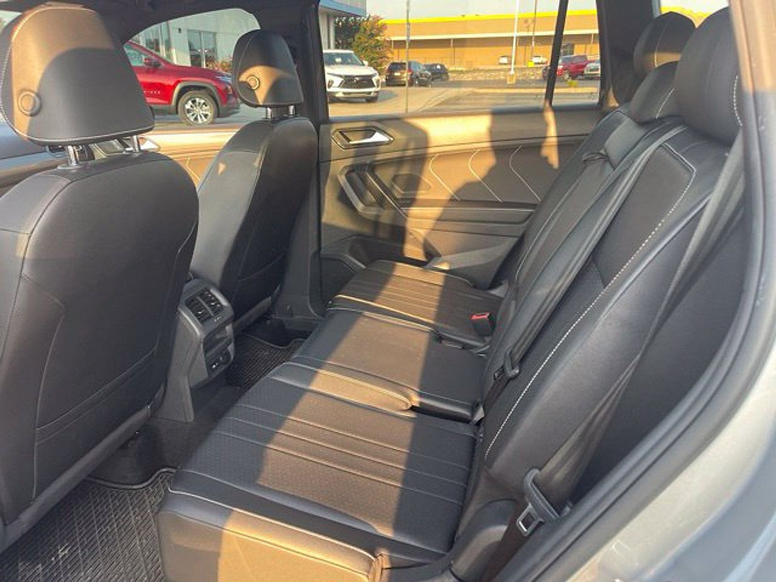 Used 2023 Volkswagen Tiguan SE R-Line FWD image 22