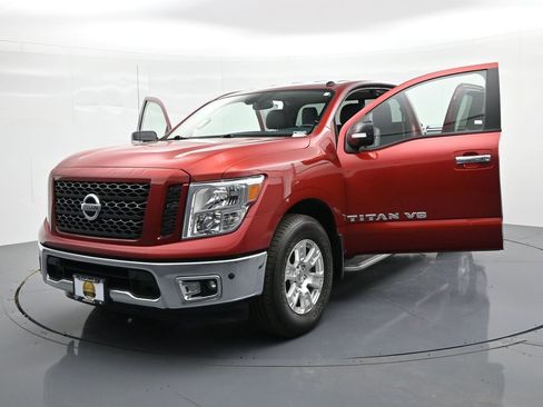 Used 2019 Nissan Titan SV w/ SV Convenience Package RWD image 35