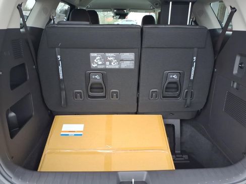 New 2026 Kia Carnival FWD image 7