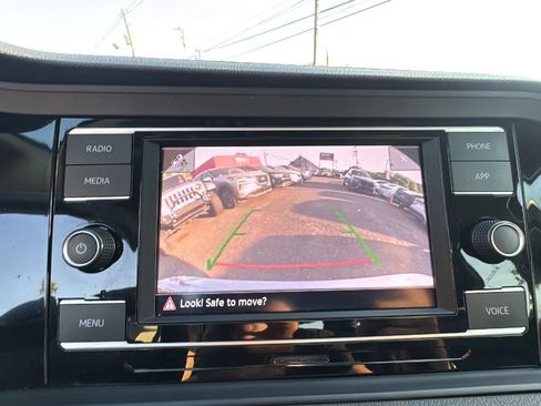Used 2024 Volkswagen Jetta SE FWD image 23