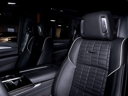 Used 2025 Cadillac Escalade V image 18