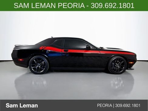 Used 2022 Dodge Challenger R/T w/ Performance Handling Group image 8