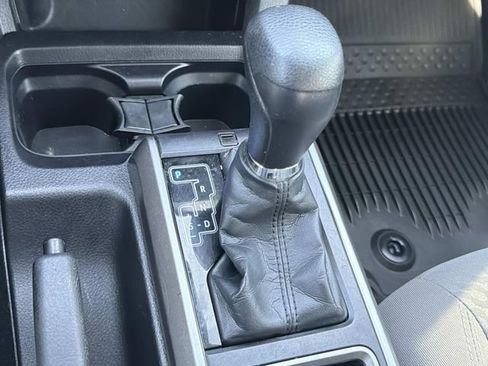 Used 2022 Toyota Tacoma SR5 w/ Technology Package AWD/4WD image 27