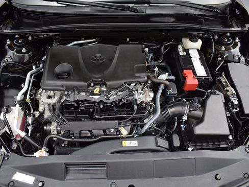 Used 2024 Toyota Camry XSE FWD image 9